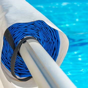 The Complete Swimming Pool Cover Guide